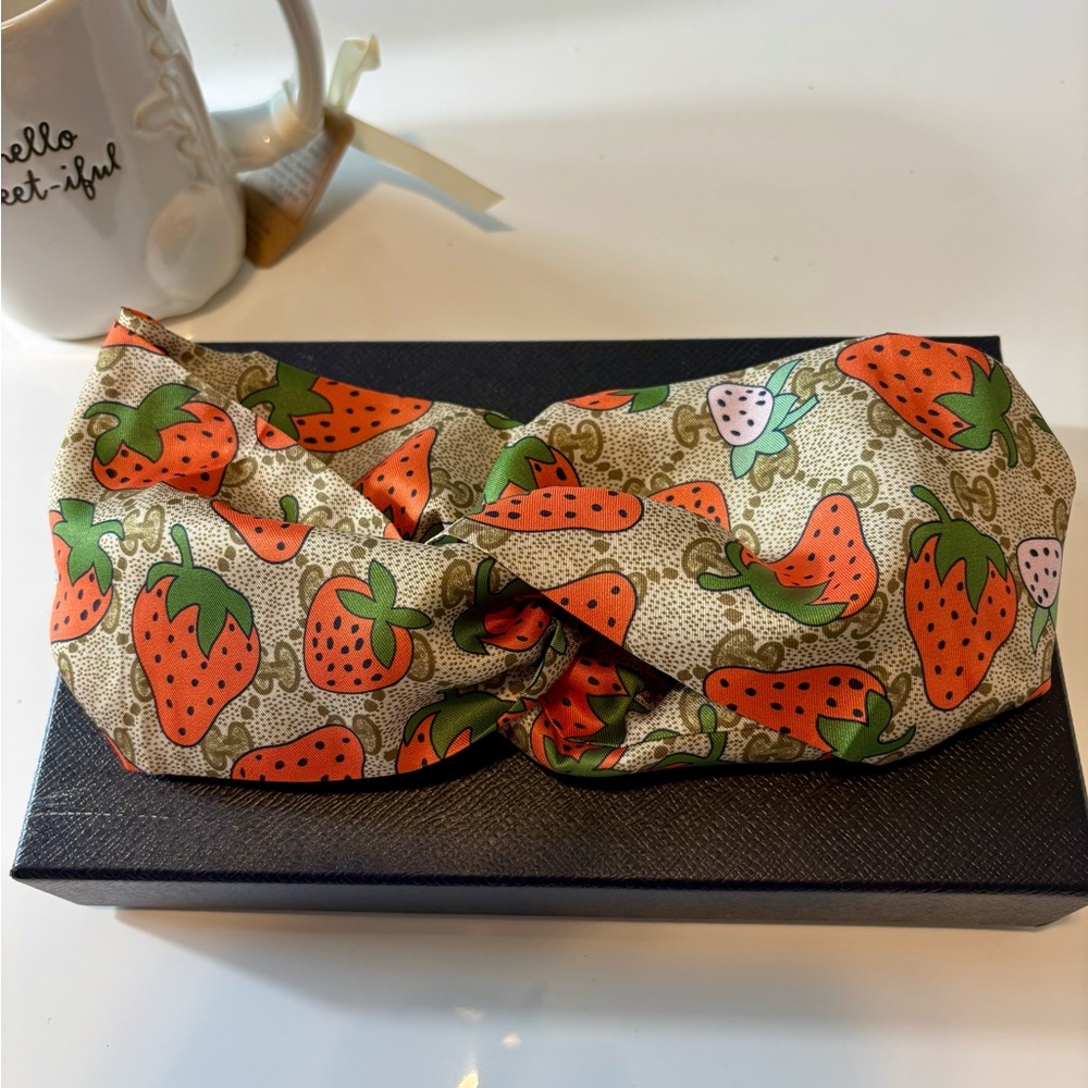 ✨ Strawberry Luxe Headband – Premium Satin Silk-Style Knot